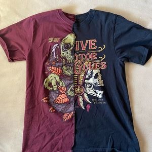 red and black half and half Graphic tee size S